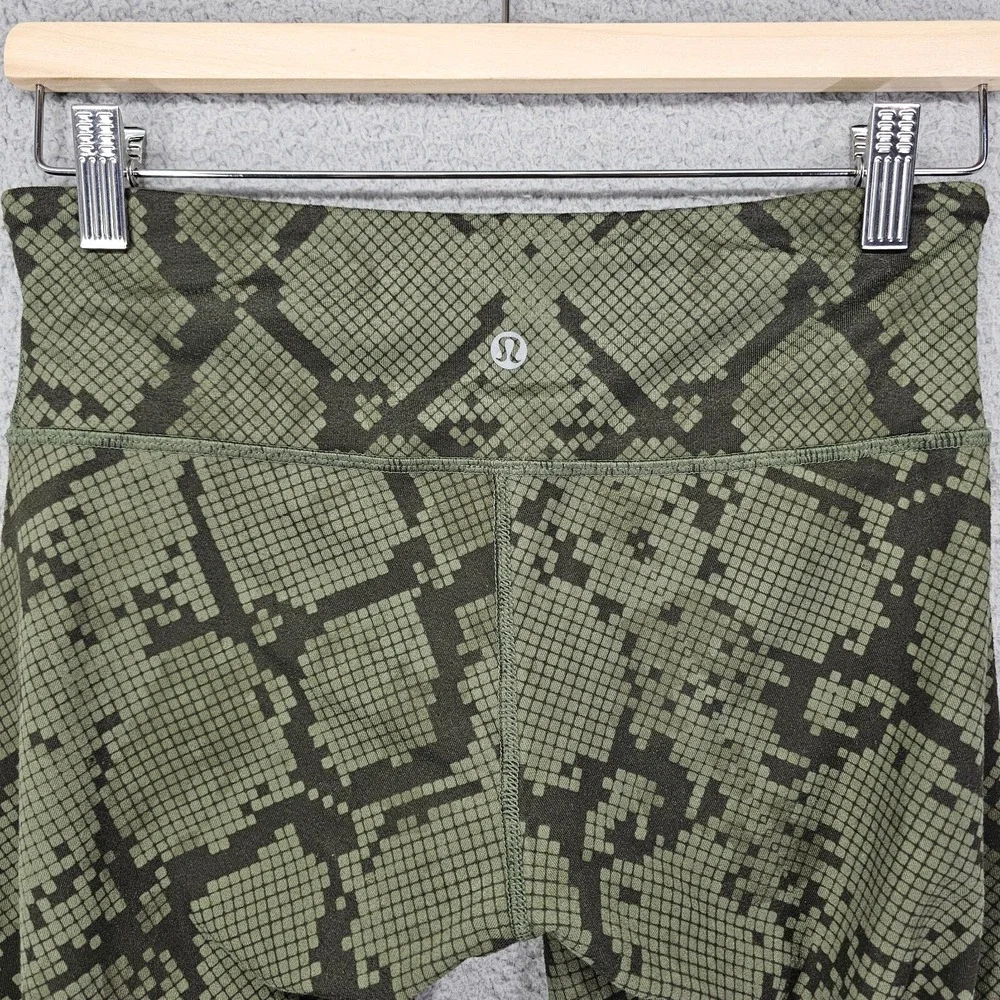 Lululemon Wunder Under Crop III Womens 6 Green Gator Ziggy Snake Fatigue